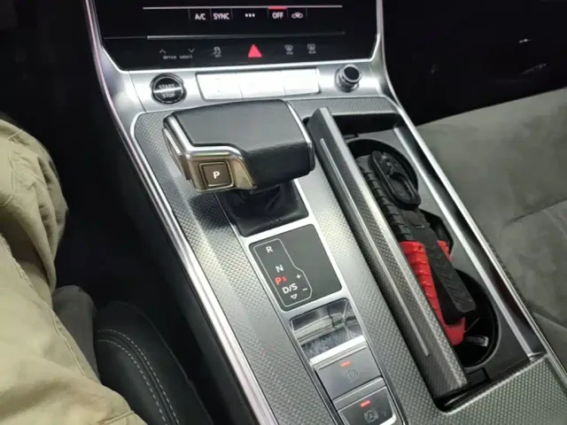 Audi A6L — Фото автомобиля 9