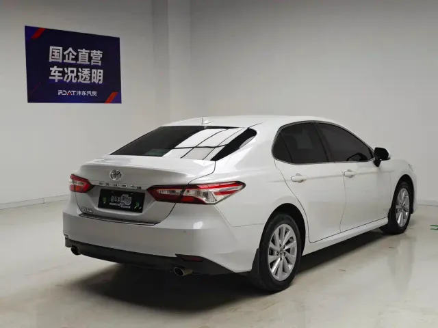 Toyota Camry — Фото автомобиля 4