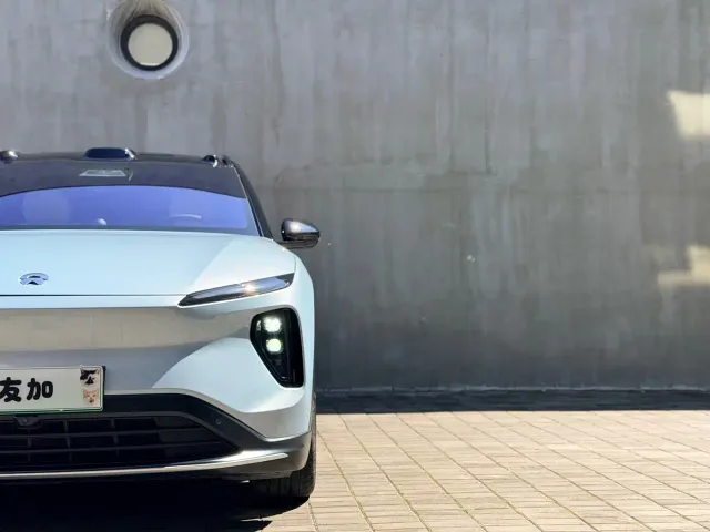 Nio ES6 — Фото автомобиля 4