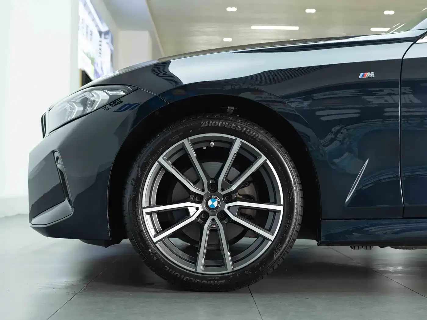 BMW BMW 3 Series 2024 320Li M Sport Package — Фото автомобиля 9