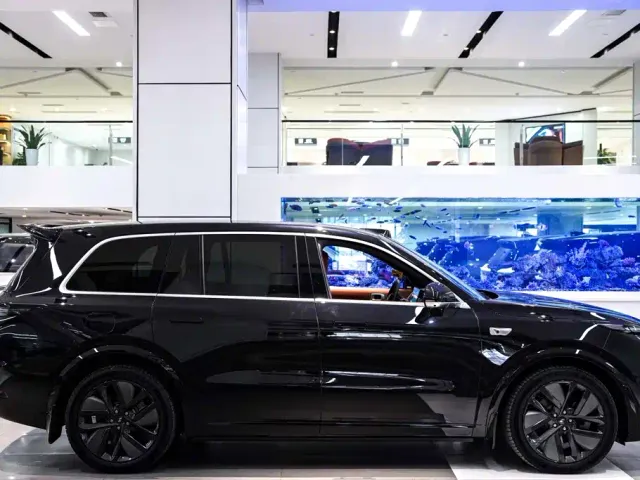 Li Auto L9 — Фото автомобиля 5