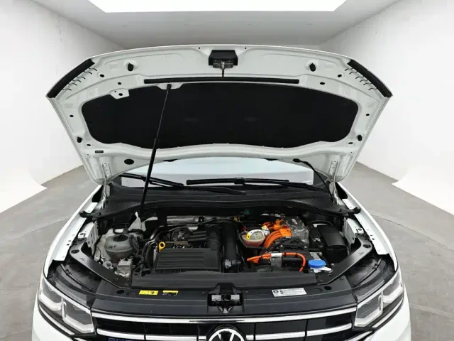 Volkswagen Tiguan L PHEV — Фото автомобиля 17