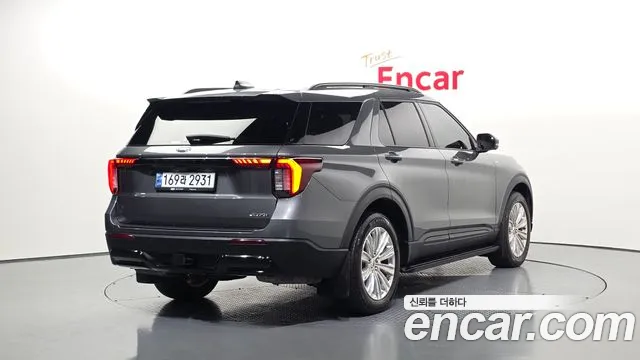 Ford Explorer Explorer 6 поколение 2.3 ST-Line 4WD — Фото автомобиля 2