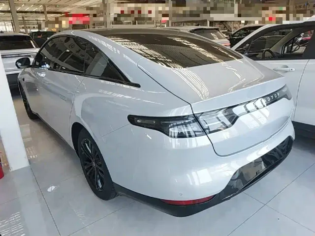 Leapmotor C01 — Фото автомобиля 4