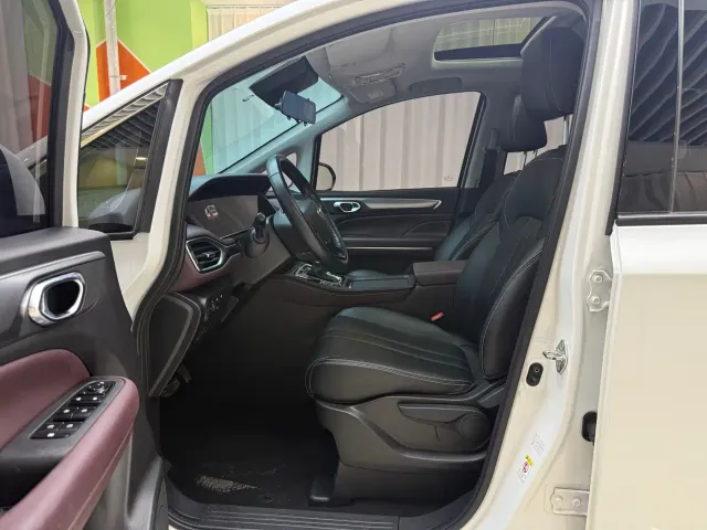 GAC Trumpchi M6 — Фото автомобиля 5