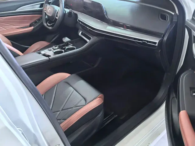 Changan Eado — Фото автомобиля 11