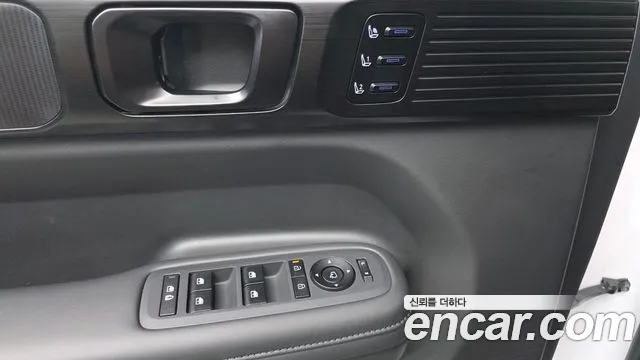 Hyundai Santafe Santa Fe (MX5) Бензин 2.5T 4WD — Фото автомобиля 3