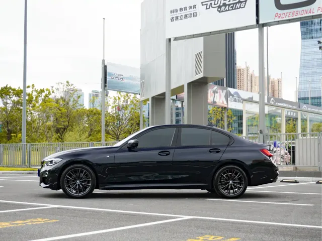 BMW 3 Series — Фото автомобиля 5