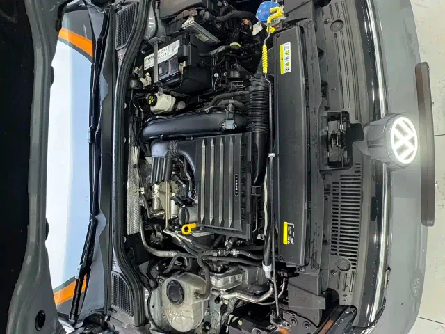 Volkswagen Golf — Фото автомобиля 7