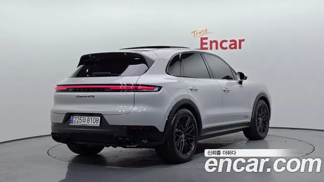 Porsche Cayenne — Фото автомобиля 2