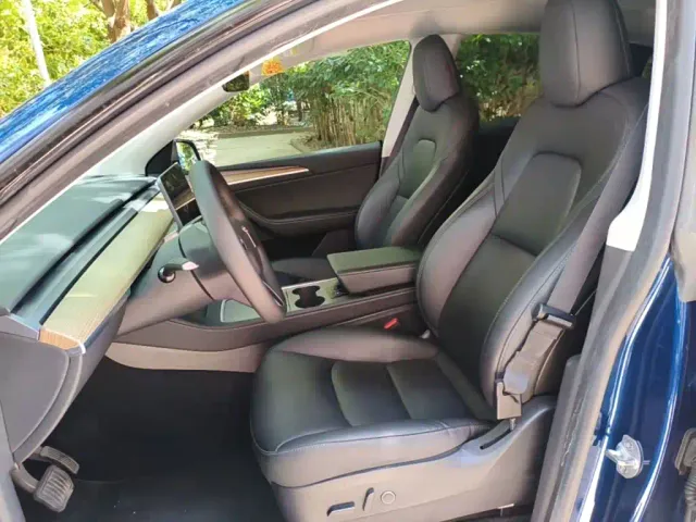 Tesla Model Y — Фото автомобиля 14