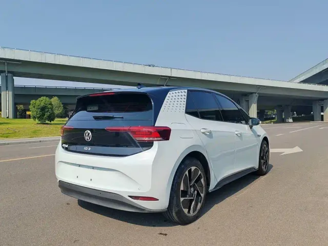 Volkswagen ID.3 — Фото автомобиля 6