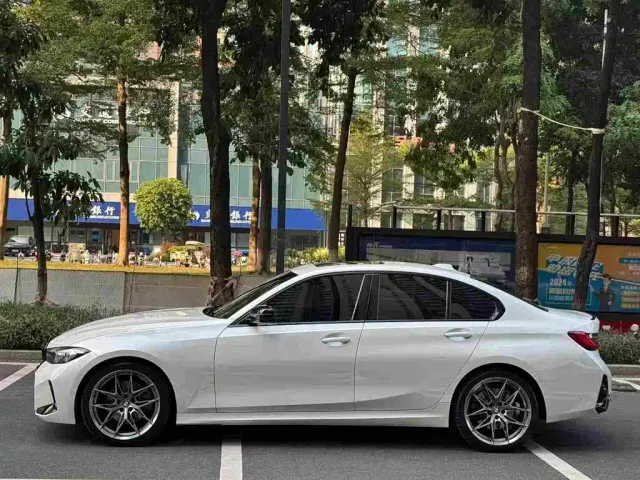 BMW 3 Series — Фото автомобиля 2