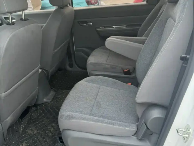 Wuling Hongguang — Фото автомобиля 21