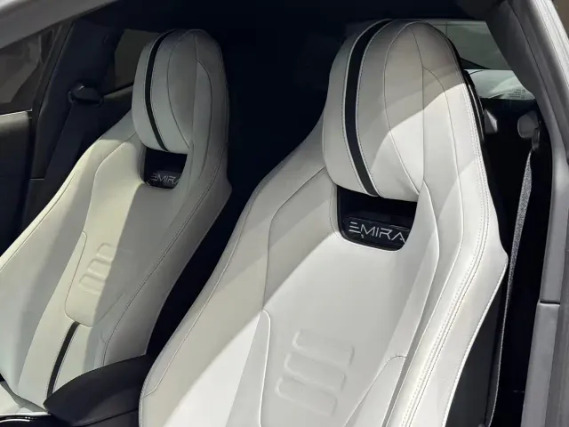 Lotus Emira — Фото автомобиля 5