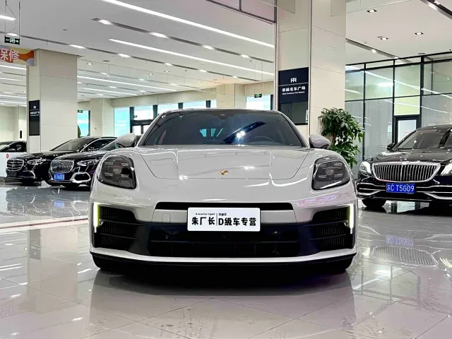 Porsche Panamera — Фото автомобиля 2