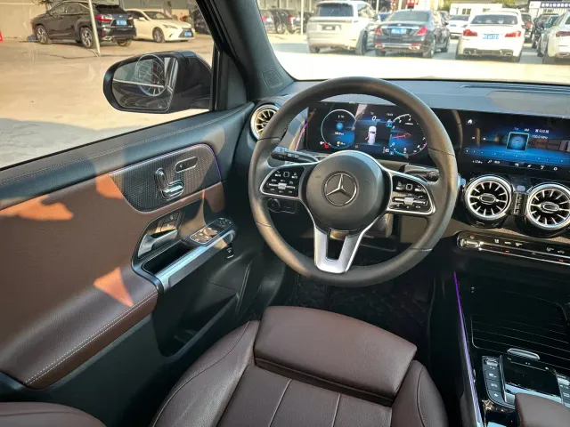 Mercedes-Benz GLB-Class — Фото автомобиля 13