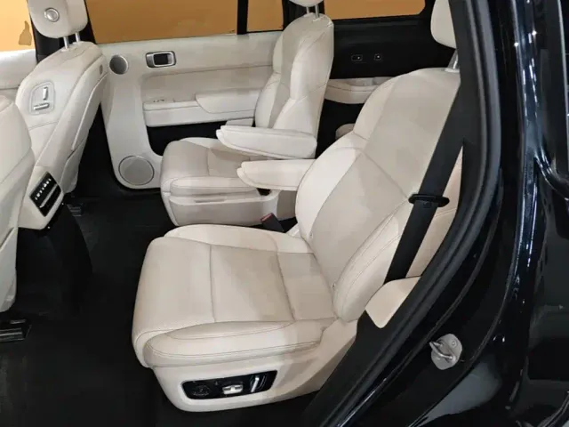 Li Auto L9 — Фото автомобиля 16
