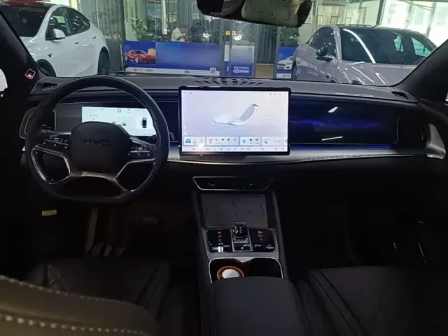BYD Sealion 07 EV — Фото автомобиля 9