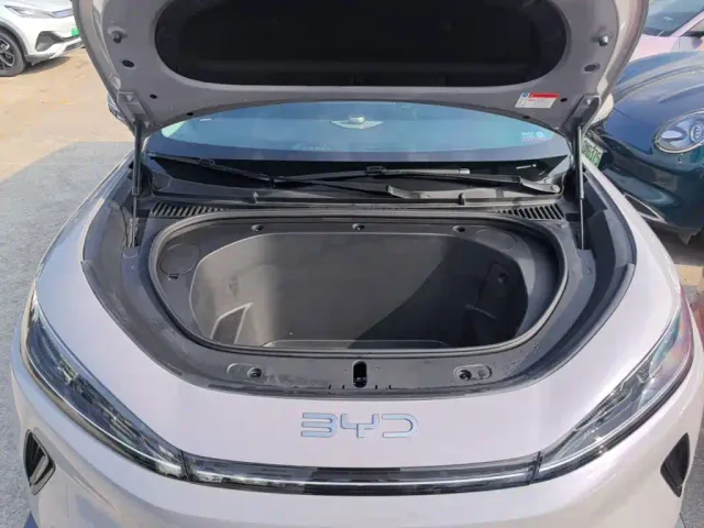 BYD Sealion 05 EV — Фото автомобиля 19