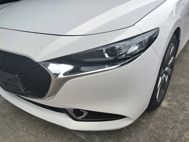 Mazda Axela — Фото автомобиля 23