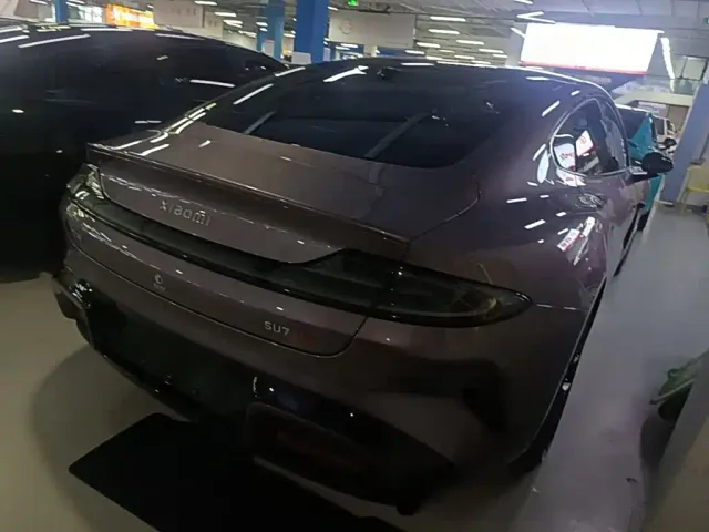 Xiaomi SU7 — Фото автомобиля 6