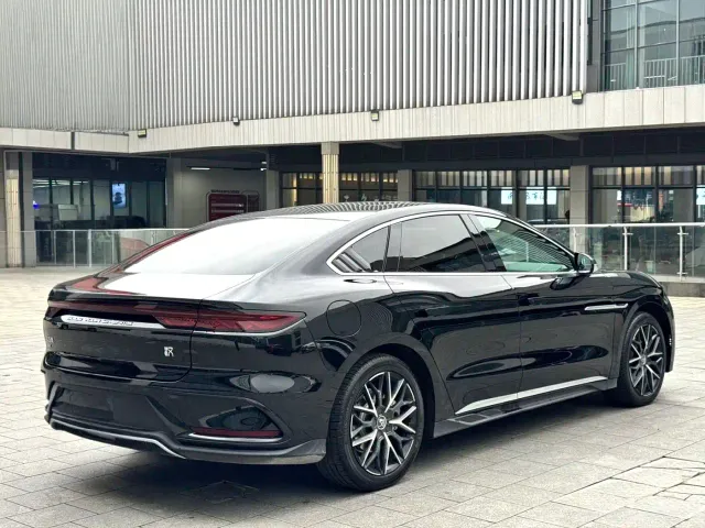 BYD Han — Фото автомобиля 10