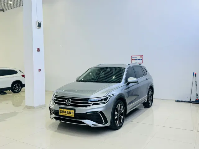 Volkswagen Tiguan L — Фото автомобиля 3