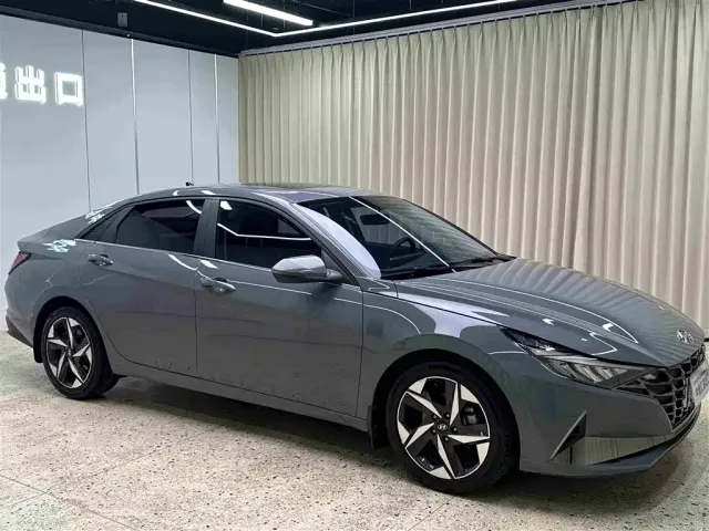 Hyundai Elantra — Фото автомобиля 4