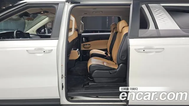 Kia Canival Carnival 4 поколение Бензин 9 мест Prestige — Фото автомобиля 12