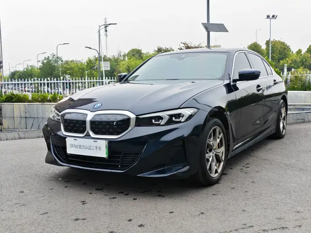 Фотография автомобиля — BMW i3
