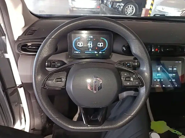 Leapmotor T03 — Фото автомобиля 10