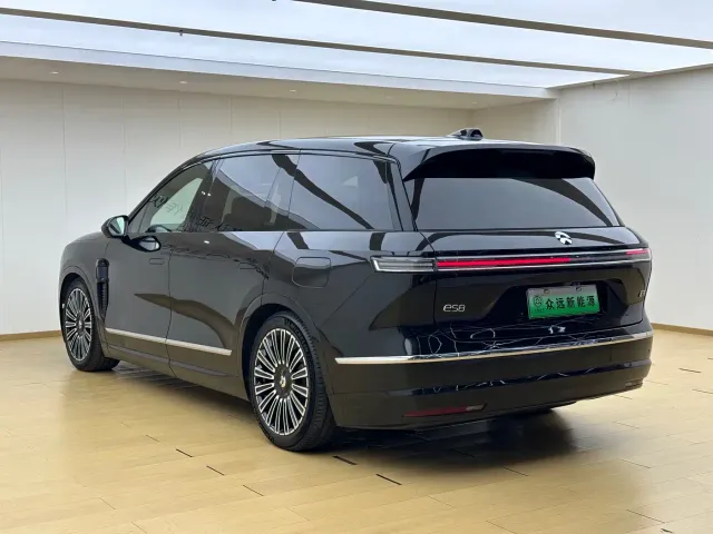 Nio ES8 — Фото автомобиля 23