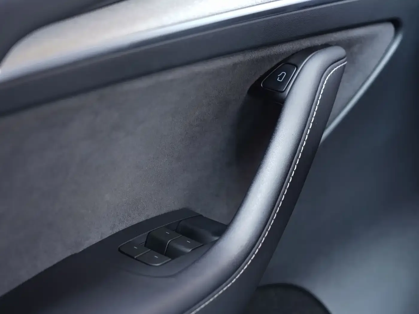 Tesla Model Y 2023 Rear-Wheel Drive Edition — Фото автомобиля 13