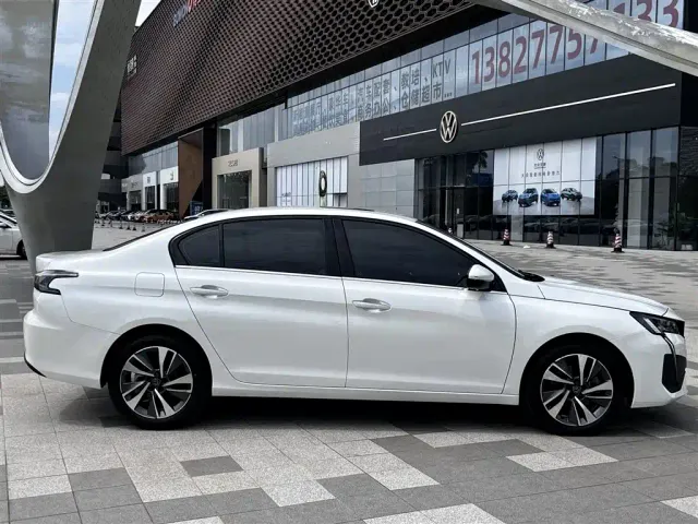 Peugeot 408 — Фото автомобиля 9