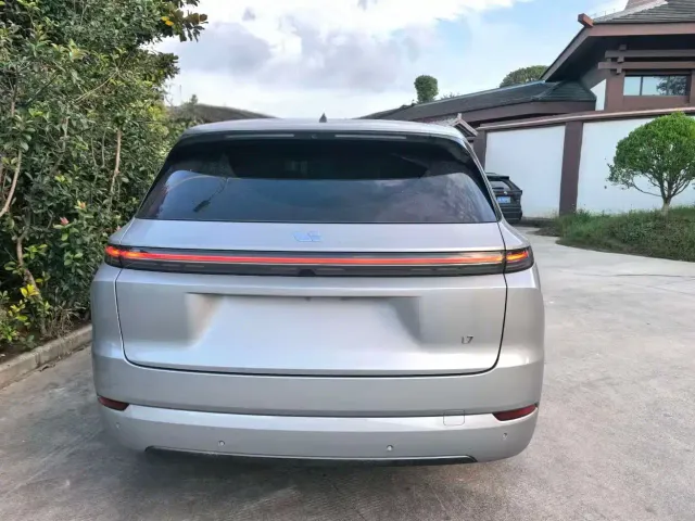 Li Auto L7 — Фото автомобиля 5
