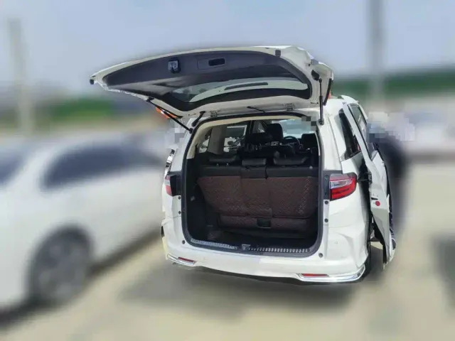 Honda Odyssey — Фото автомобиля 5