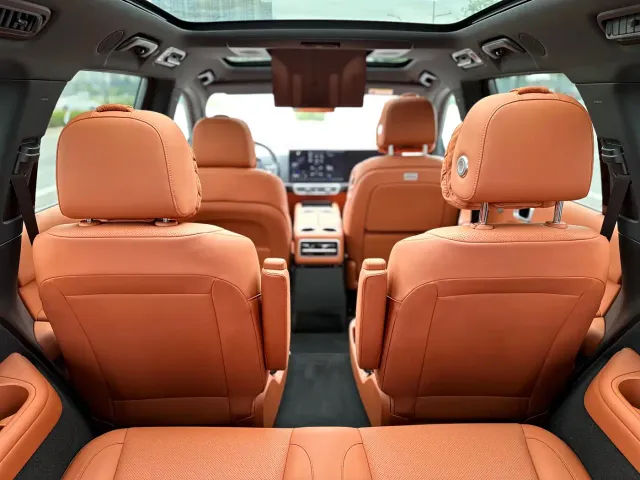 Li Auto L9 — Фото автомобиля 13