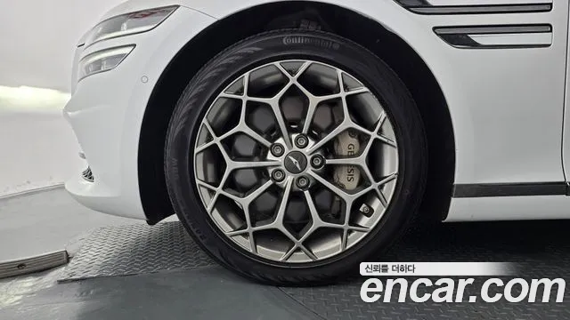 Genesis G80 RG3 — Фото автомобиля 4