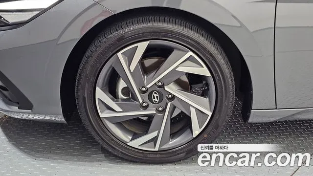 Hyundai Avante CN7 — Фото автомобиля 5