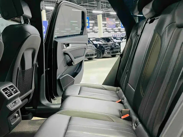 Audi Q5L — Фото автомобиля 8