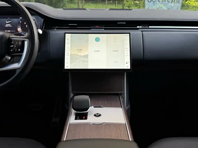 Land Rover Range Rover — Фото автомобиля 15