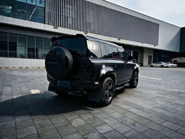 Land Rover Land Rover Defender 2024 110 3.0T P400 X-DYNAMIC HSE — Фото автомобиля 11