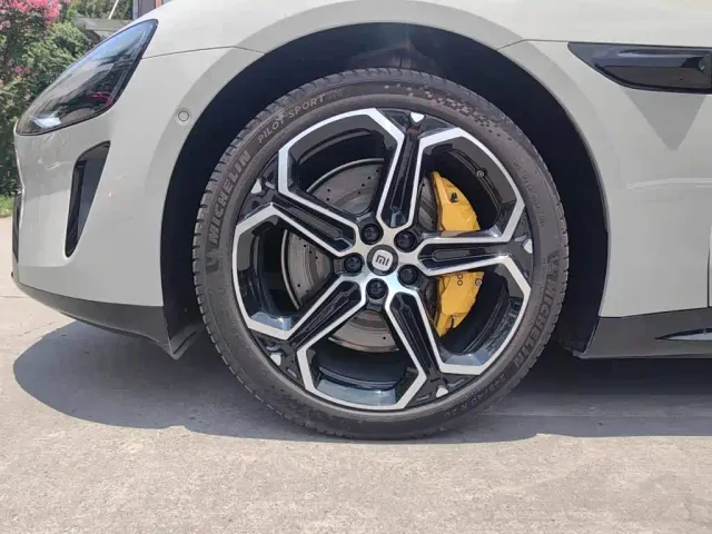 Xiaomi SU7 — Фото автомобиля 15