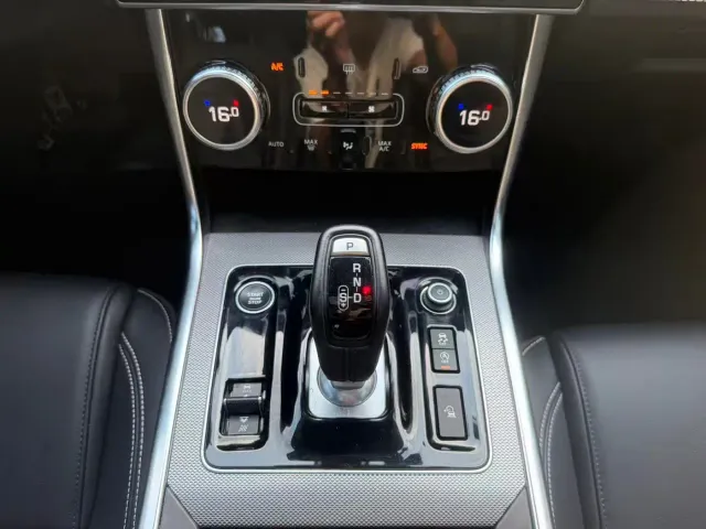 Jaguar XEL — Фото автомобиля 12