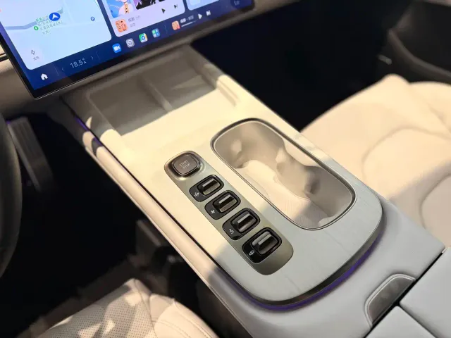 Xiaomi SU7 — Фото автомобиля 8