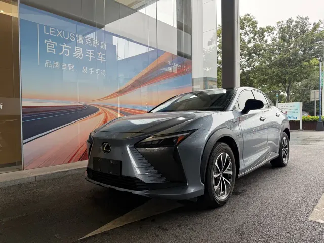 Фотография автомобиля — Lexus RZ