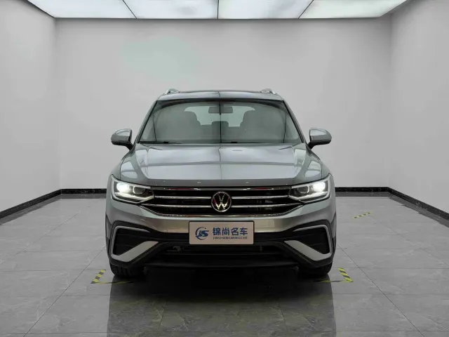 Volkswagen Tiguan L — Фото автомобиля 3