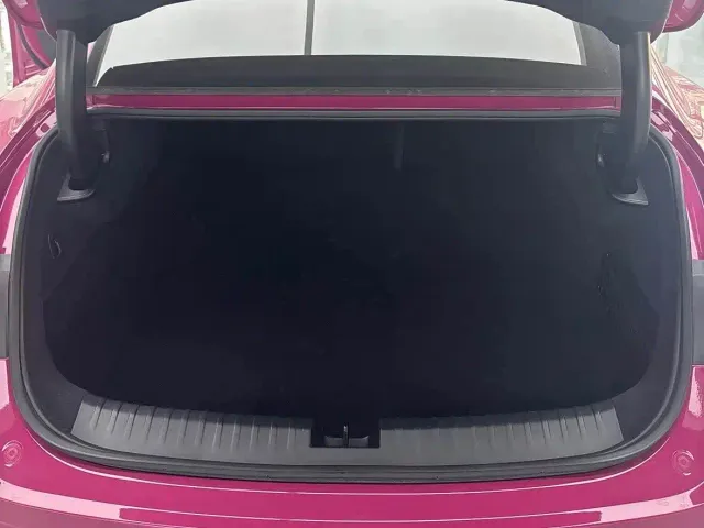 Xiaomi SU7 — Фото автомобиля 13
