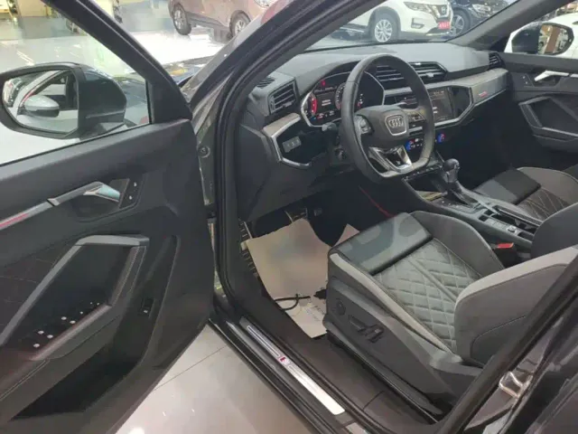Audi Q3 — Фото автомобиля 15